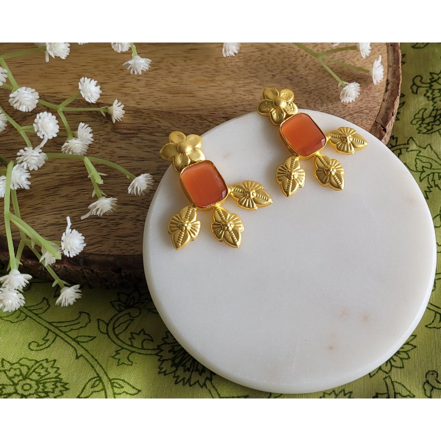 ORANGE ALIZA STUDS