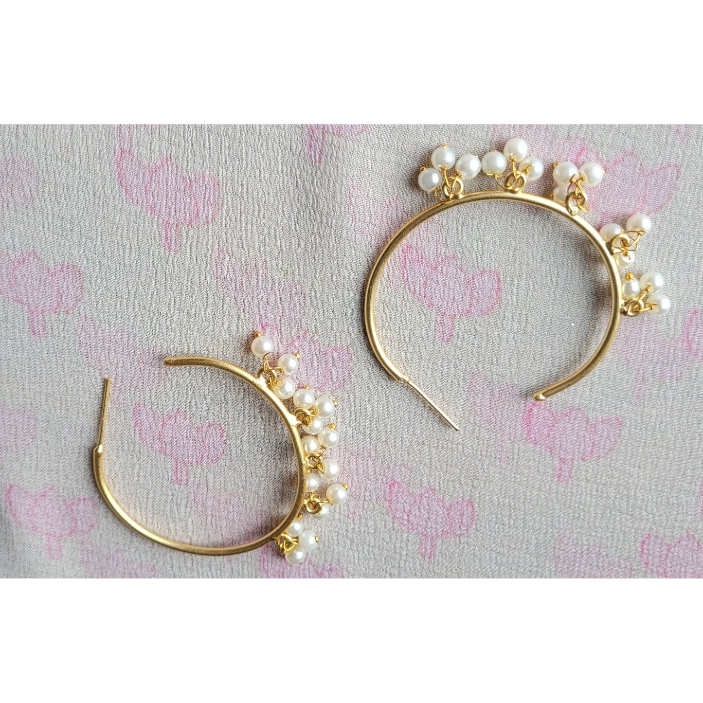 PEARL NAVYA HOOPS