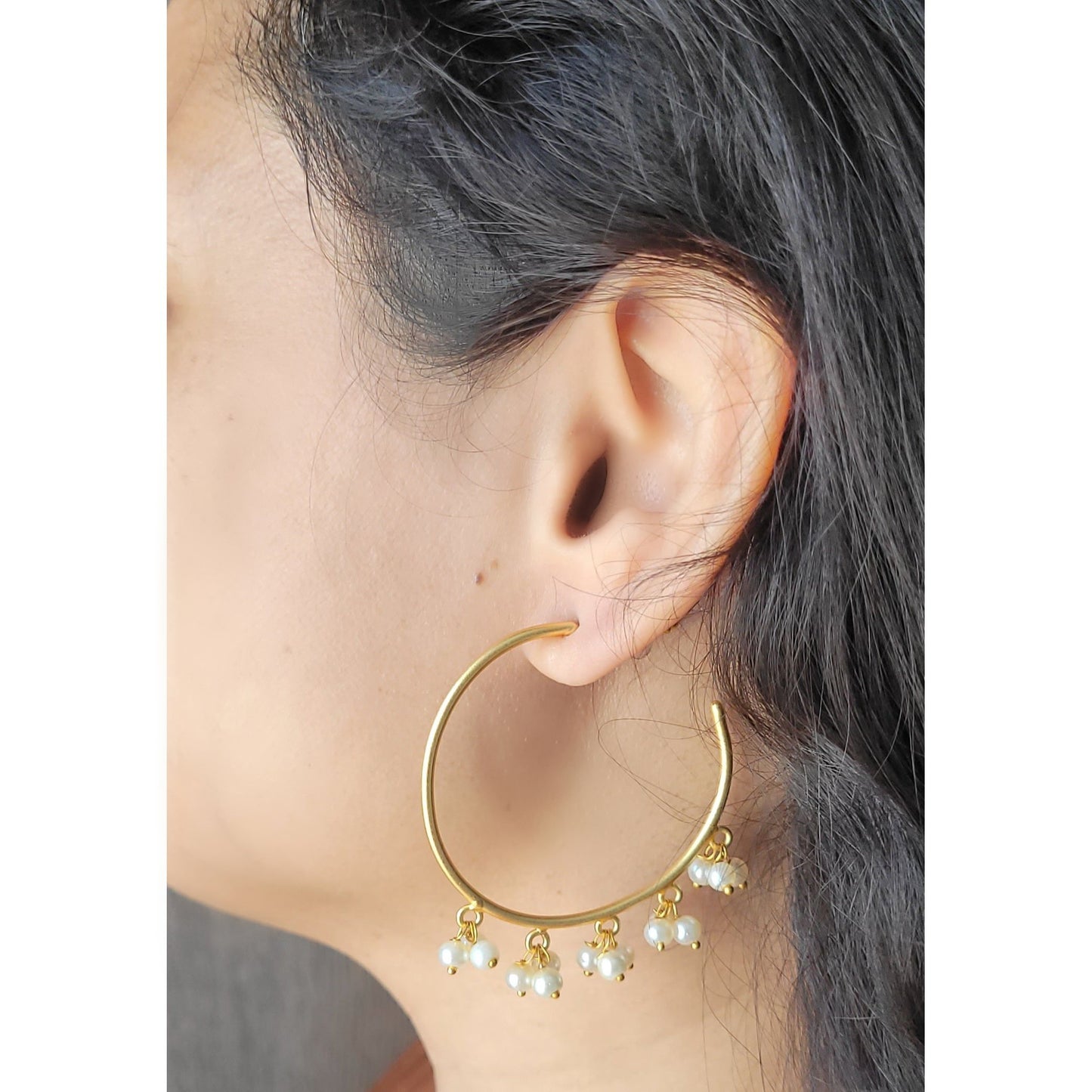 PEARL NAVYA HOOPS