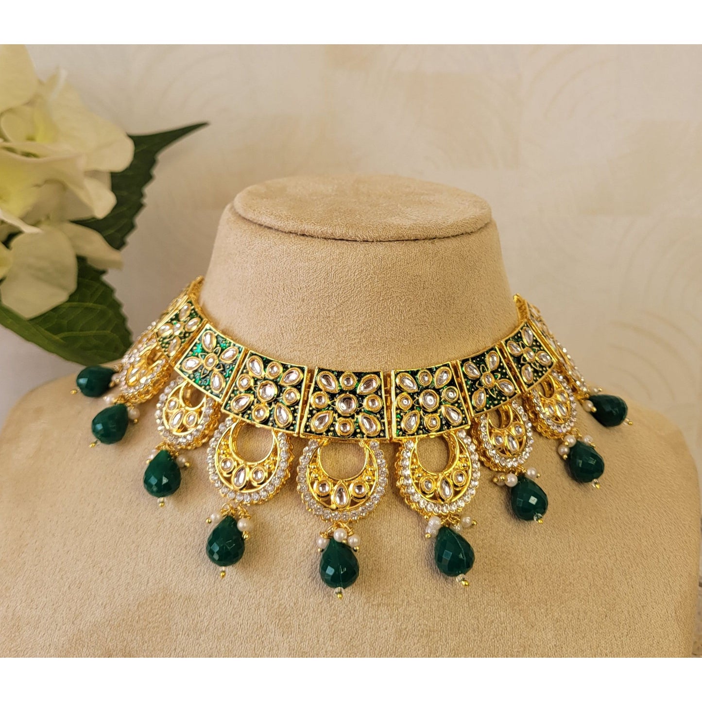 GREEN  SAWANI  NECKLACE