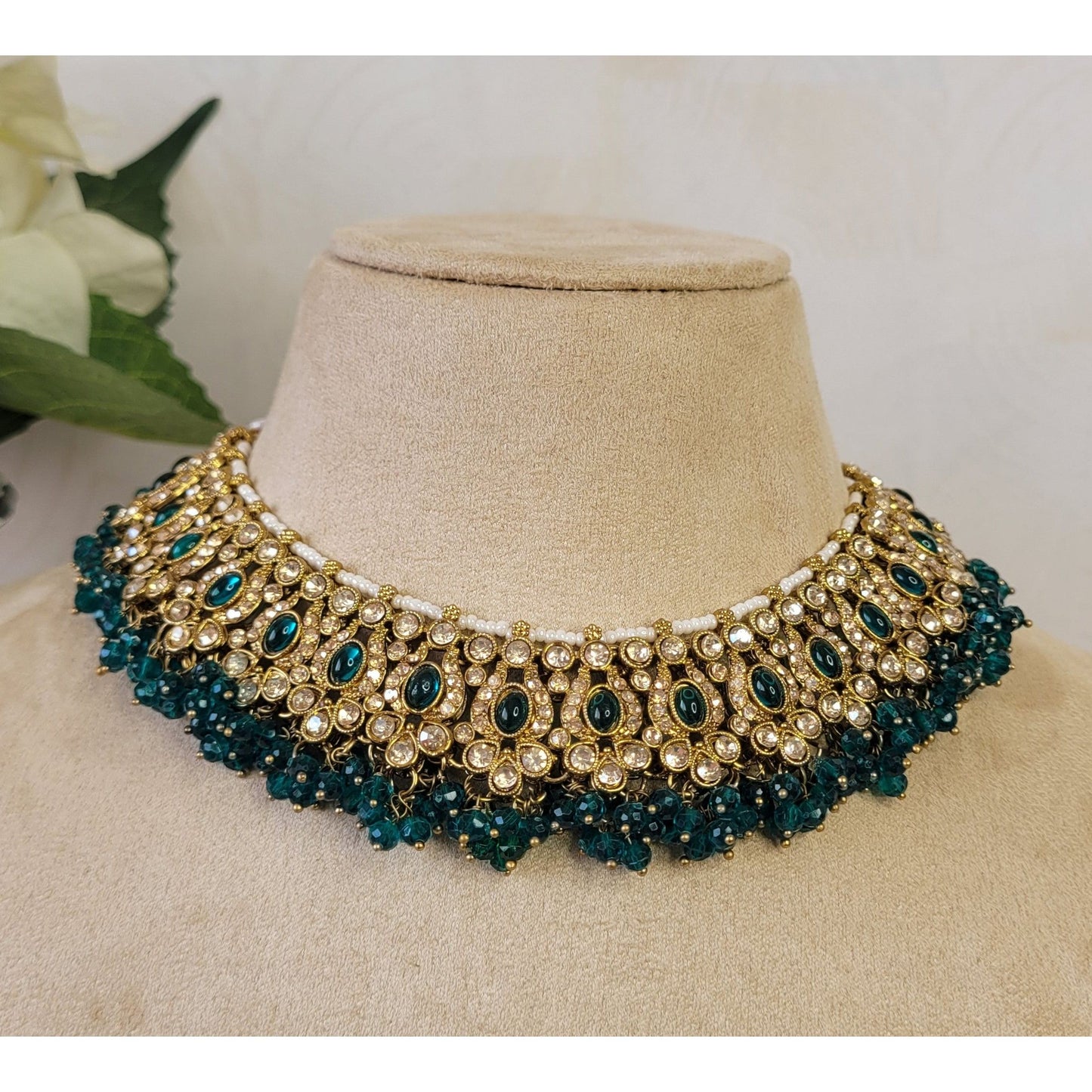 GREEN URMI NECKLACE