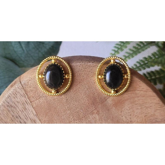 BLACK BEENA STUDS