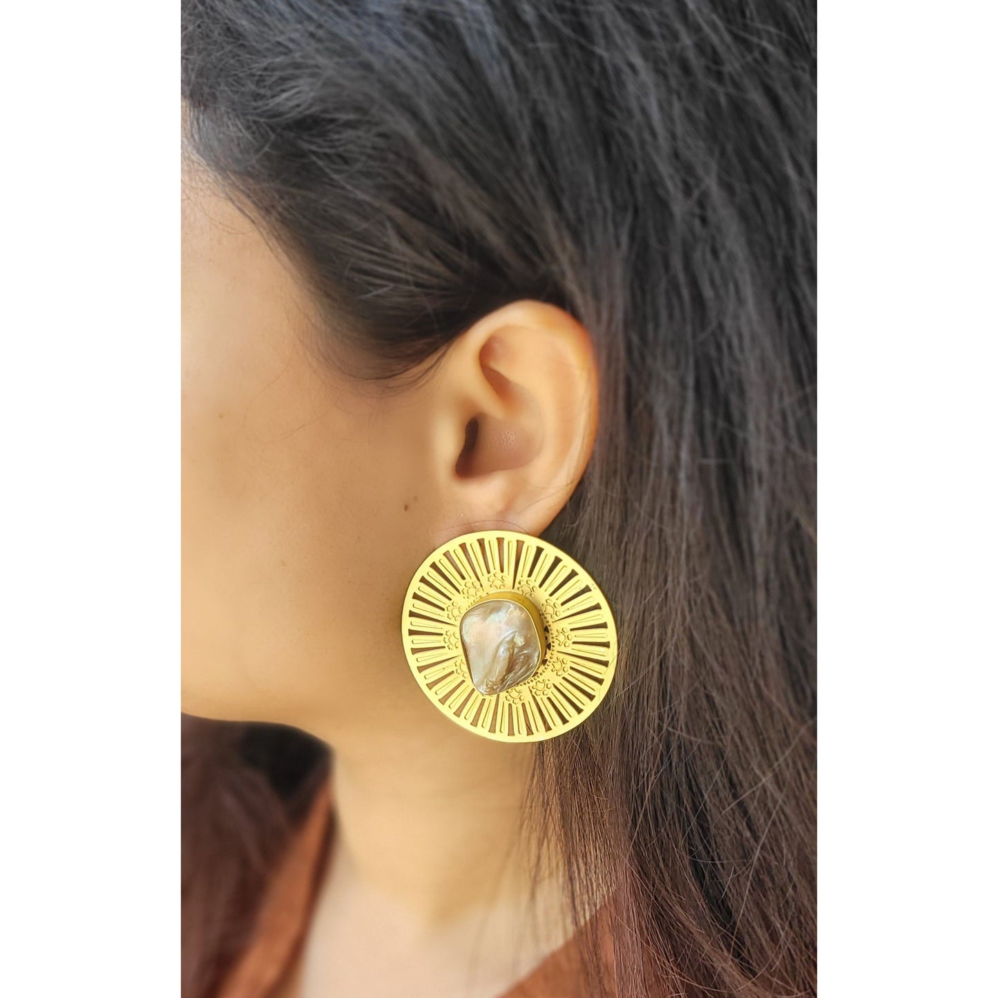 PEARL PANKAJA ROUND EARRING