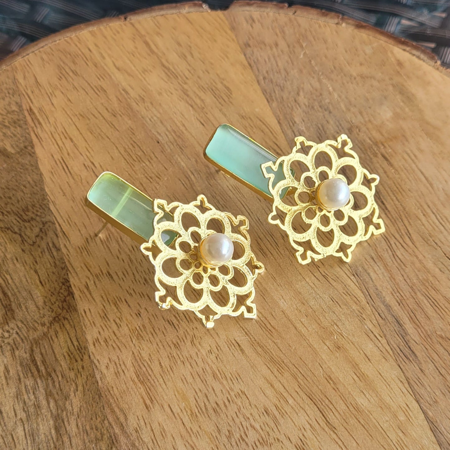 MINT MINI STUDS